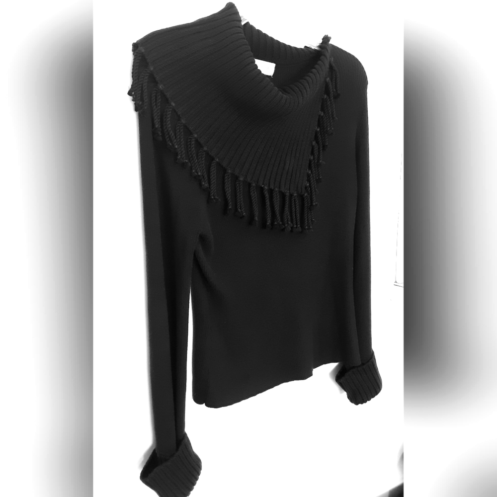 Ann Trinity Cotton Sweater Top with Unique tassled Collar